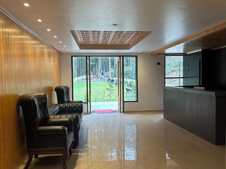 فندق Pine Heritage