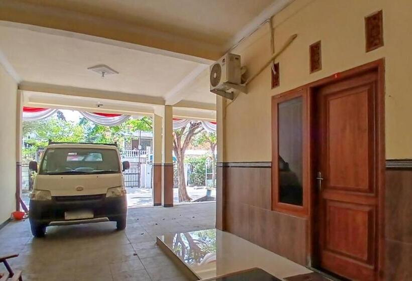 酒店 Reddoorz At Dien Homestay Syariah Alun Alun Pasuruan