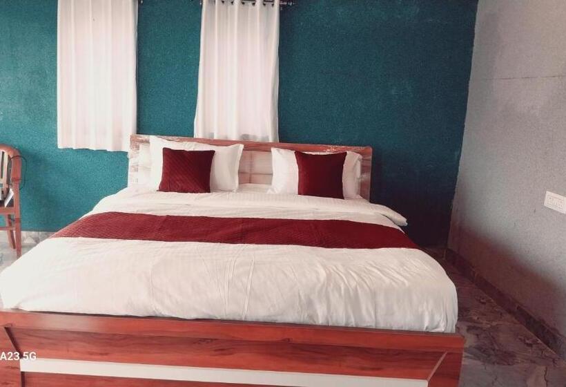 فندق Sahyadri Resort Naneghat