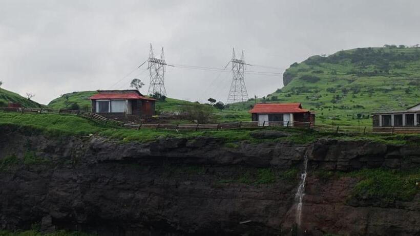 ホテル Sahyadri Resort Naneghat