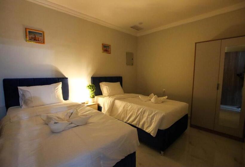 هتل Star Night Apartments