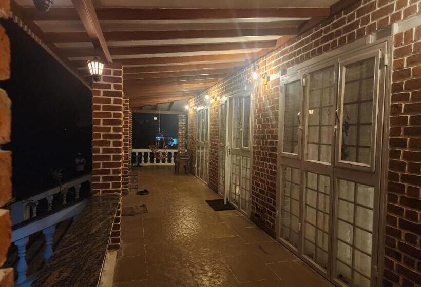 호텔 The Windsor Villa By Parisha Farm