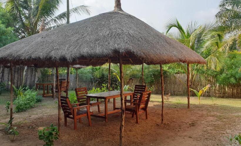 فندق Uzoma S Lodge