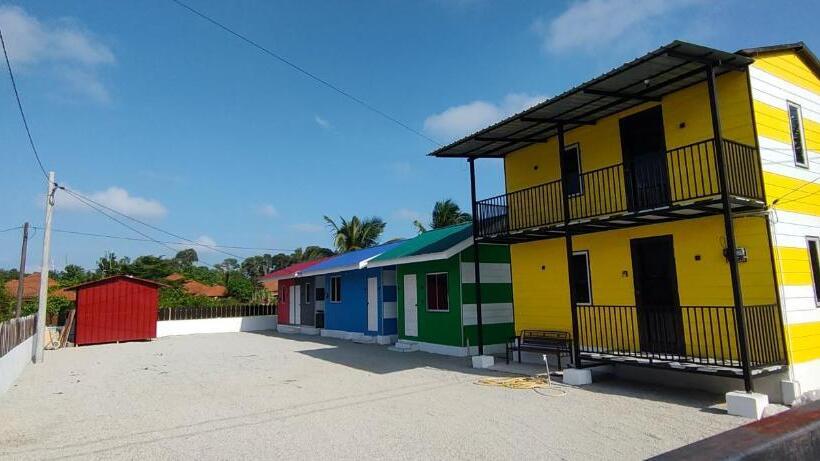 ホテル Village View Cottage Roomstay