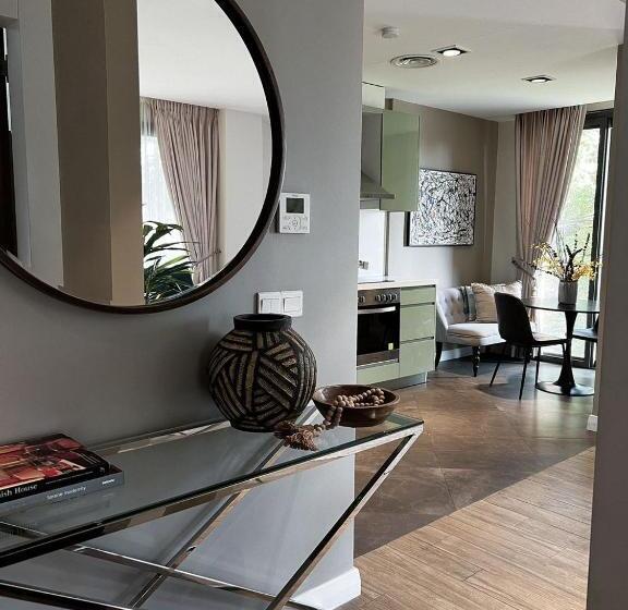 هتل Zan Estates & Decor