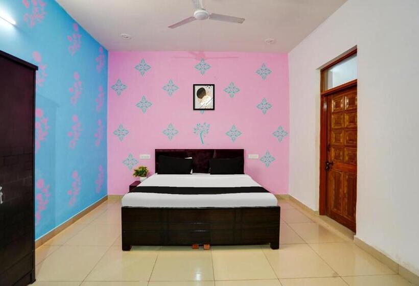 Oyo Hotel Royal Palace