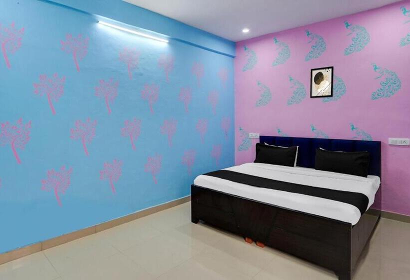 Oyo Hotel Royal Palace