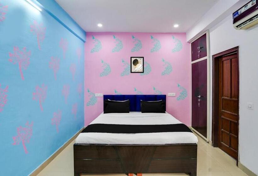 Oyo Hotel Royal Palace