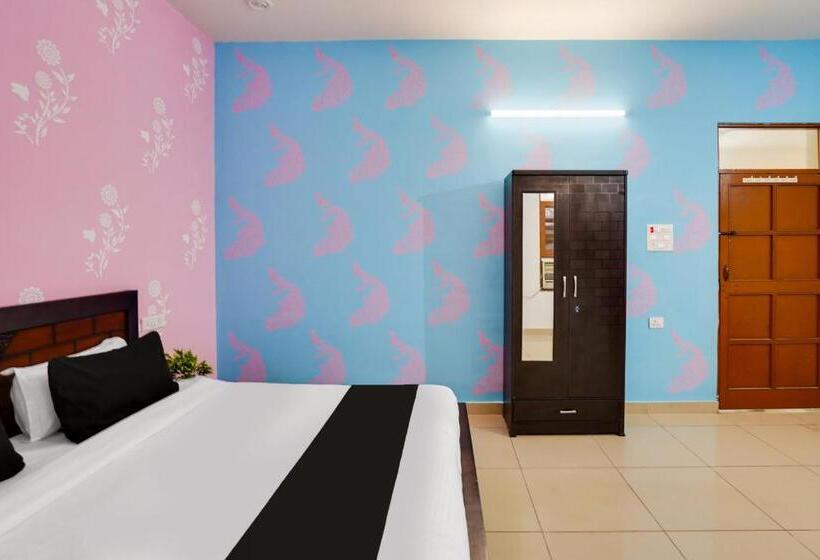 Oyo Hotel Royal Palace