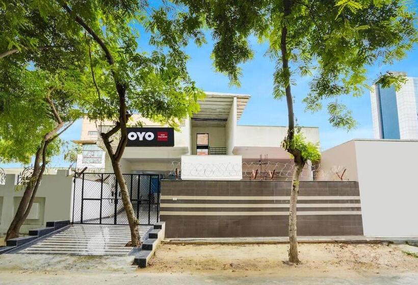 Oyo Hotel Royal Palace