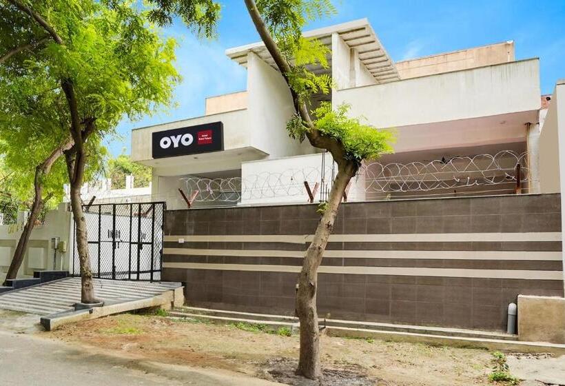 Oyo Hotel Royal Palace
