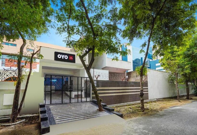 Oyo Hotel Royal Palace