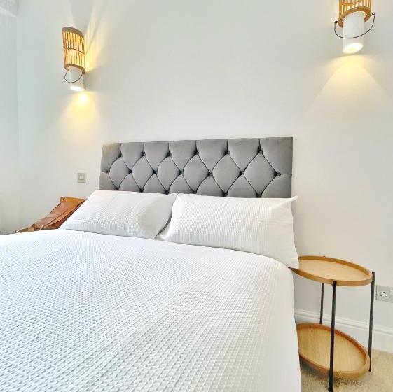 پانسیون Central London   Zen Elegance Retreat