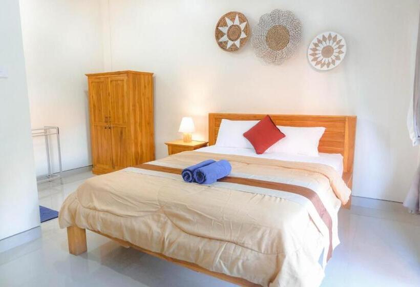 פנסיון D Sila House