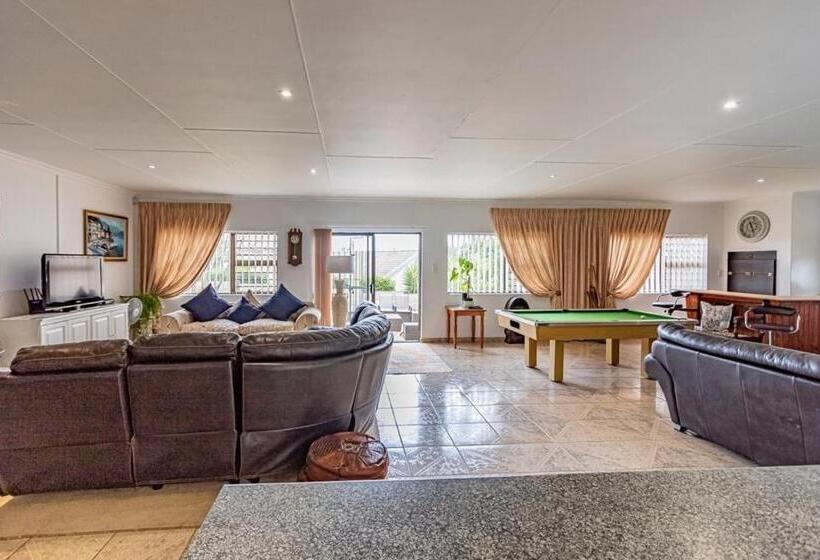 פנסיון Derust Danabay Accomodation