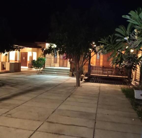 ペンション Dewana Villa Balad