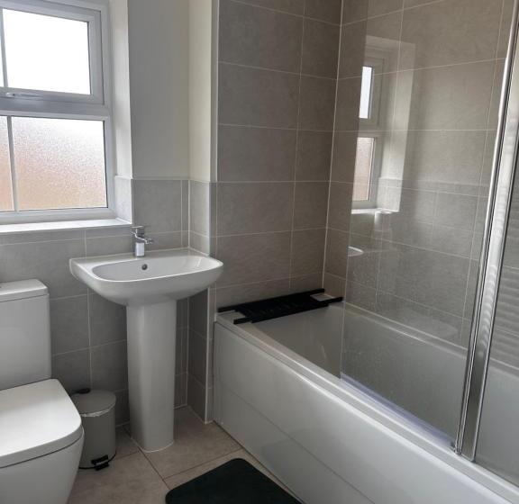 بنسيون Glenmore House