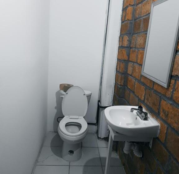 پانسیون Hostal Tipi