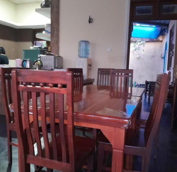 펜션 Lanka Peter S House Tourist Guest House And Restaurant