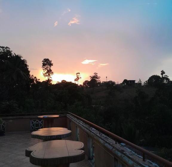 펜션 Lanka Peter S House Tourist Guest House And Restaurant