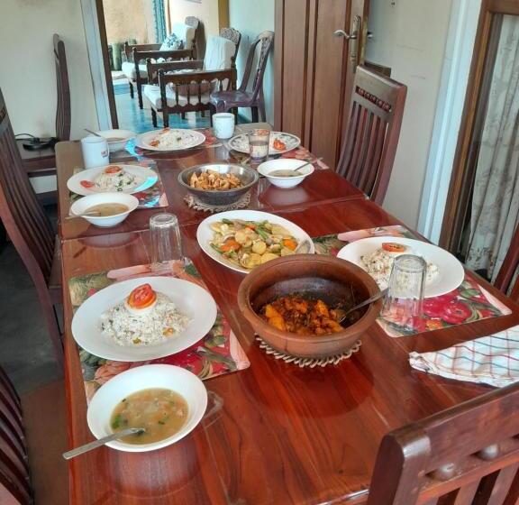 펜션 Lanka Peter S House Tourist Guest House And Restaurant