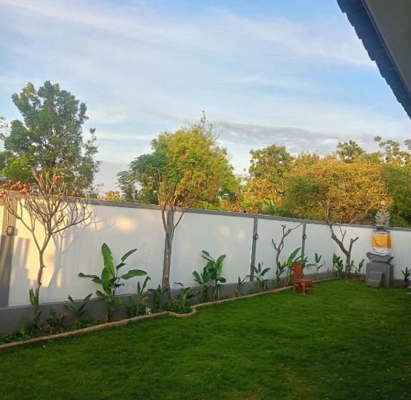 פנסיון Me Sari Guest House