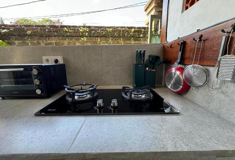 פנסיון Pranawa Guest House