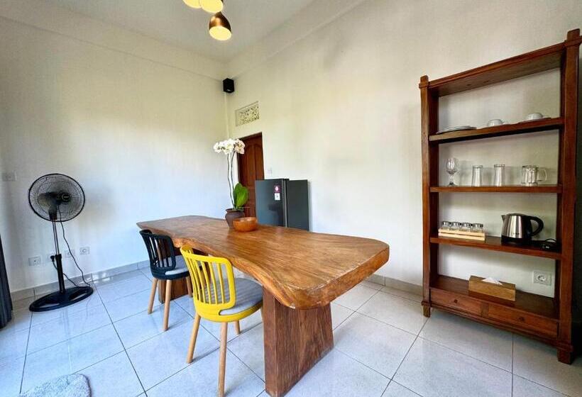 펜션 Pranawa Guest House