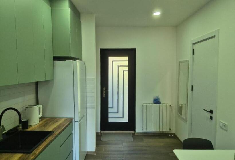 پانسیون Room&garden