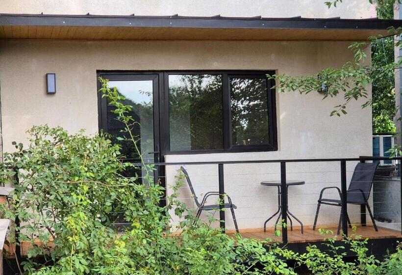 پانسیون Room&garden