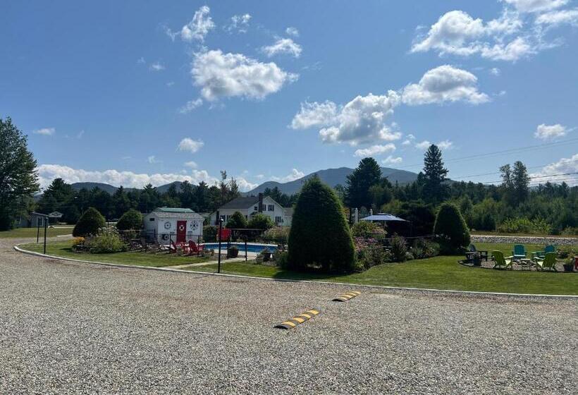 Profile Deluxe Motel