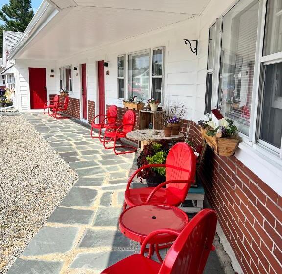 Profile Deluxe Motel