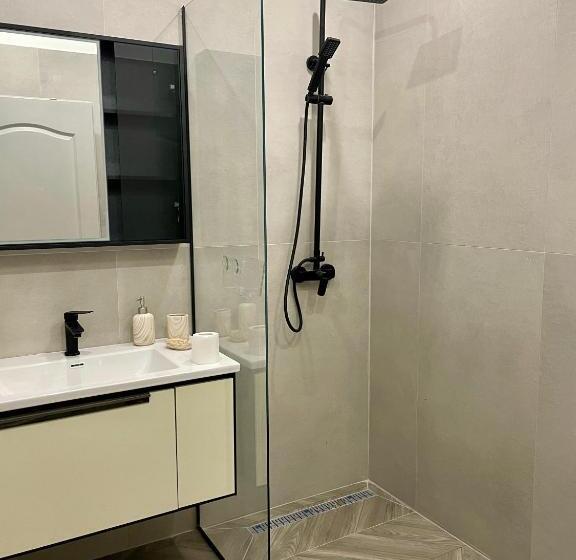 Free Parking   Cozy City Center Studio