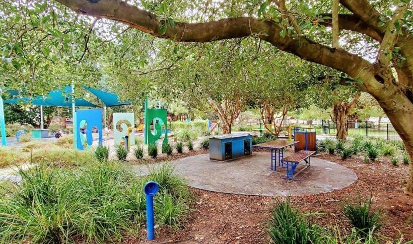 Central Subiaco Oasis 1 Bedroom Unit