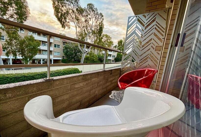 Central Subiaco Oasis 1 Bedroom Unit