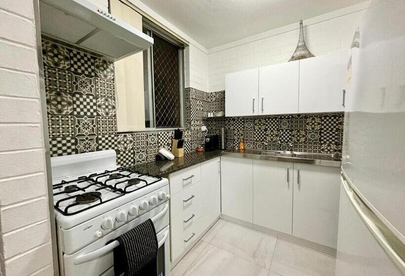 Central Subiaco Oasis 1 Bedroom Unit