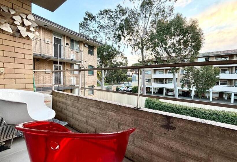 Central Subiaco Oasis 1 Bedroom Unit