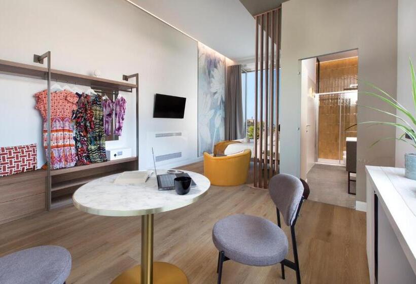 Vesuvius Palace Apart