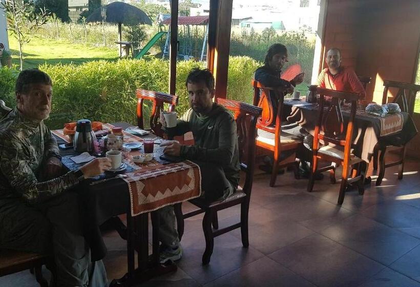 تختخواب و صبحانه Casa Del Montañero