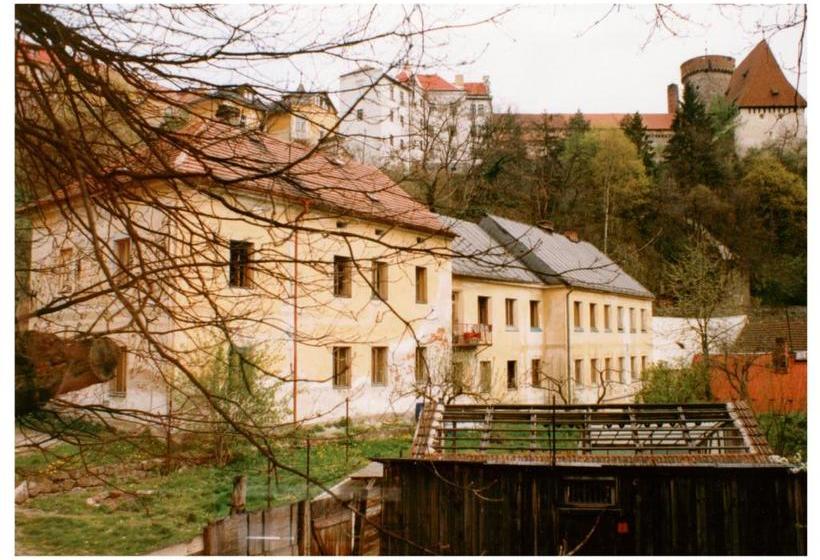 تختخواب و صبحانه Cesta