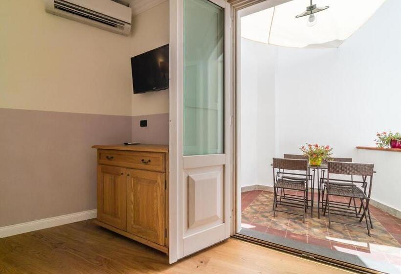 ベッドアンドブレックファースト Charming Rooms Opuntia