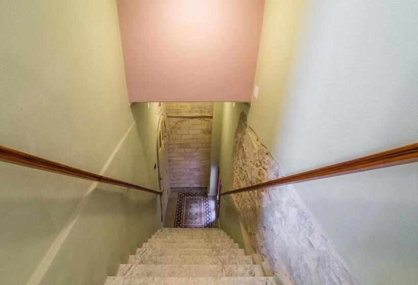 ベッドアンドブレックファースト Charming Rooms Opuntia