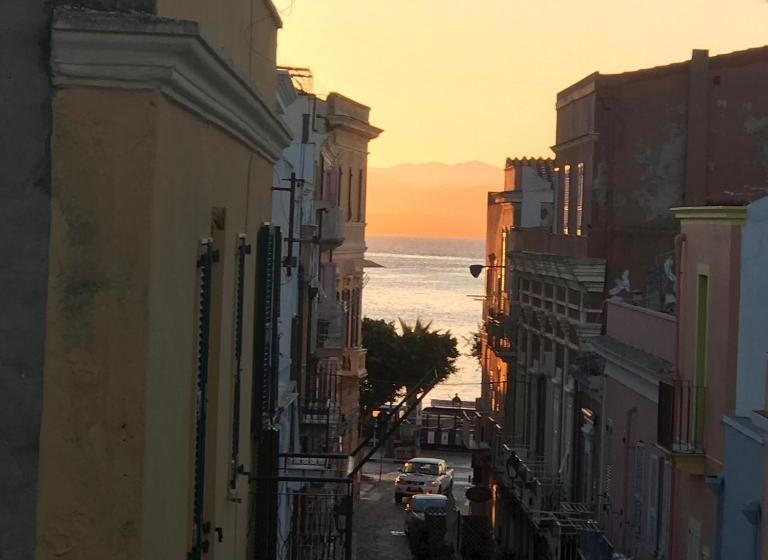 ベッドアンドブレックファースト Charming Rooms Opuntia