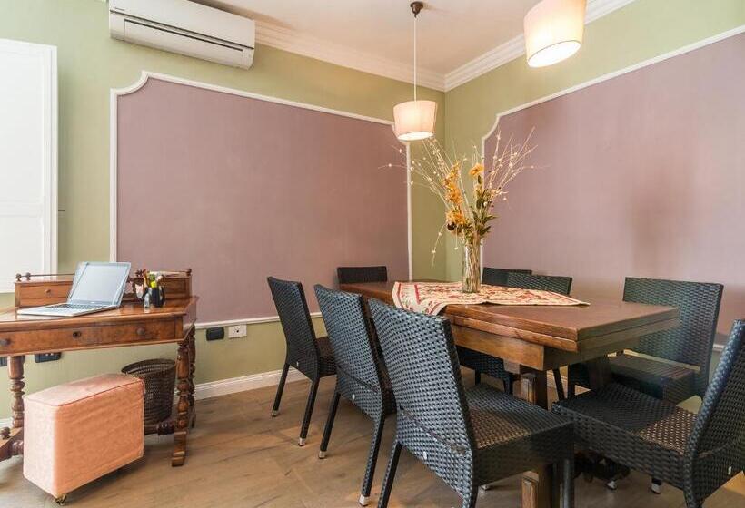 ベッドアンドブレックファースト Charming Rooms Opuntia