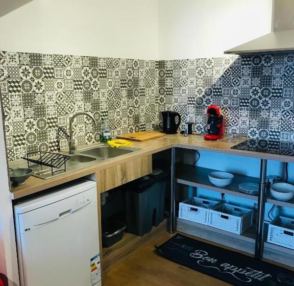 Bed and Breakfast Hôte Labyrinthe Lit 180 Cm Salle De Bain, Petit Dej Compris