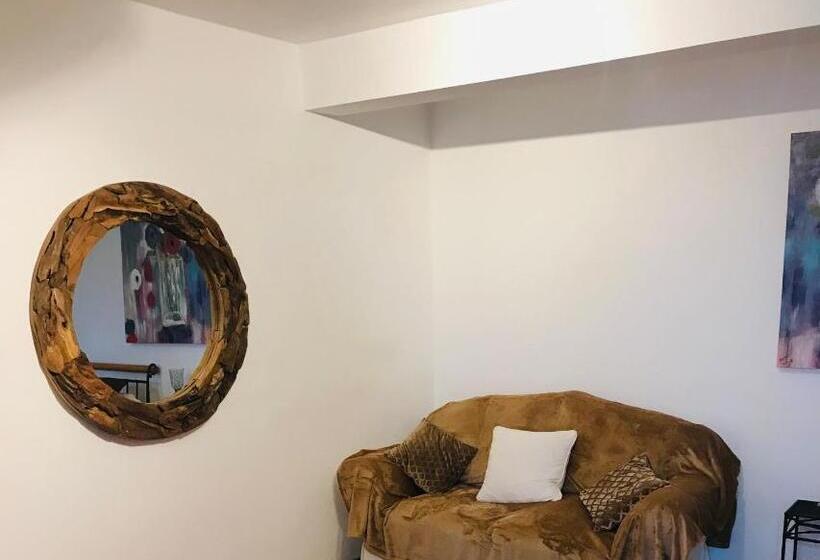 Bed and Breakfast Hôte Labyrinthe Lit 180 Cm Salle De Bain, Petit Dej Compris