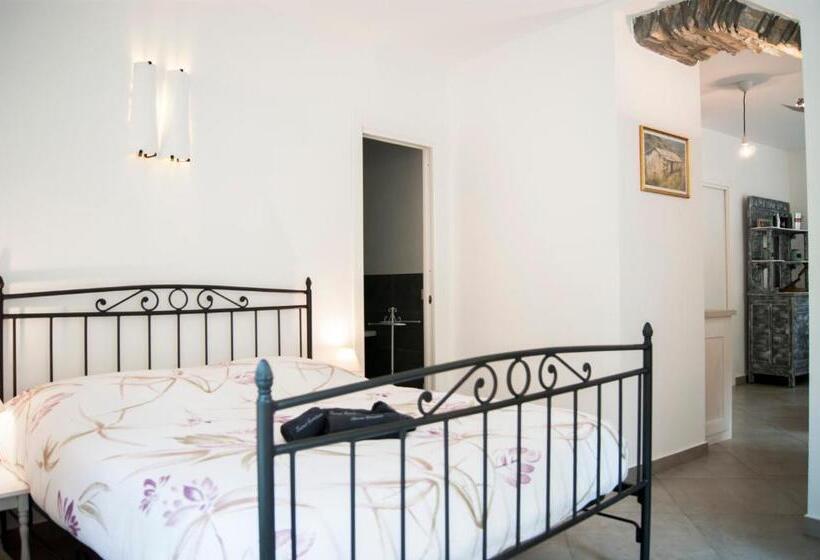 민박 Secret Gardens