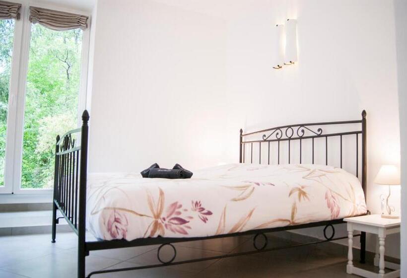 ベッドアンドブレックファースト Secret Gardens