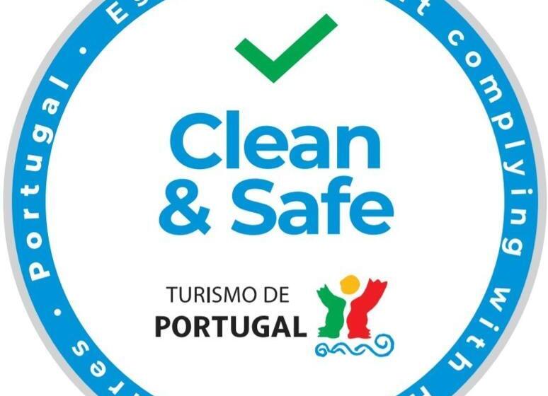 Feira Hostel & Suites