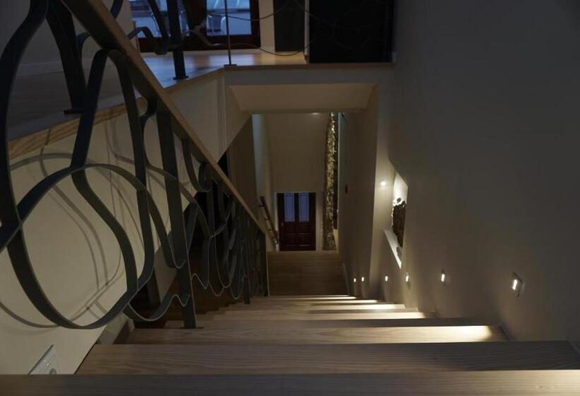 Feira Hostel & Suites